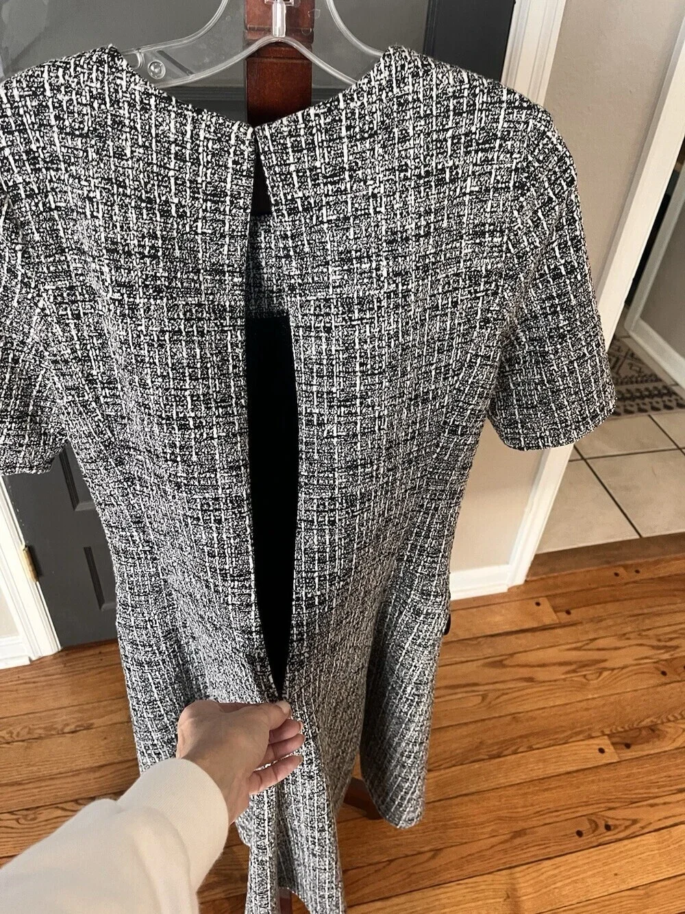 DKNY Tweed Knit Short Sleeve Dress Black White Pocket Detail Size 6 - Picture 6 of 6